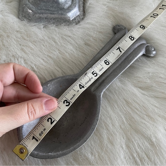 Vintage Linen Holder and Spoon Rest Pair for kitchen or decor Silver Tone - Picture 5 of 9